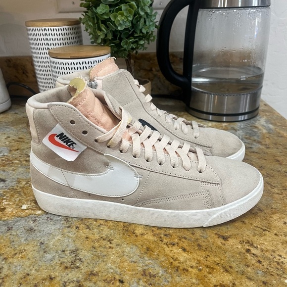 Nike Blazer Mid Rebel Guava Ice size 8.5 - Picture 1 of 9